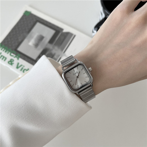 Reloj de Estilo Bambú con Esfera Cuadrada, Diseño Azul Retro y Artístico para Mujer, Simple y Elegante - Product Image 1