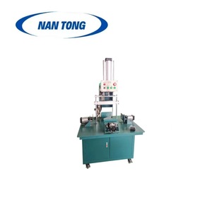 Machine à presser la mousse Play NT 900x800x1700mm, moulage de précision pour mousse de polyéthylène - Product Image 1