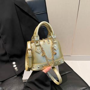 2025 nuovo Design Candy Color donne Shell piccole borse con cerniera taglio borsa con rivetto catena Chic da donna <span class=keywords><strong>Mini</strong></span> borsa a tracolla per ragazze - Product Image 4