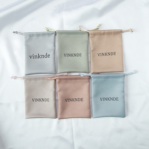 Sac en satin personnalisé avec logo imprimé en usine en Chine, en polyester blanc, pour emballage cadeau ou gâteau, couleur rose - Product Image 3