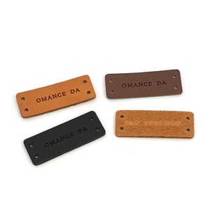 Étiquettes en cuir PU personnalisées avec logo, patchs en cuir avec logo, étiquettes en cuir gaufrées pour vêtements, matériau en cuir PU - Product Image 4
