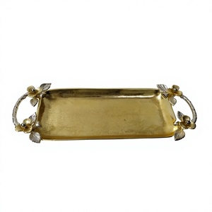 Plateaux en aluminium fantaisie avec poignée de designer Taille et forme personnalisées Plateau de service de table en or Utilisations dans les hôtels et à la maison - Product Image 1