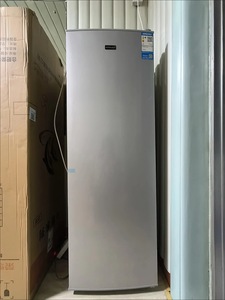 Los cajones D 148L para uso doméstico tienen una gran capacidad, hacen que los cubos de hielo de la nevera ofrezcan una refrigeración rápida - Product Image 4