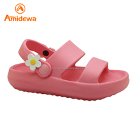 Chaussures de jardin en EVA antidérapantes pour filles et garçons, légères, respirantes, à semelle souple, avec logo OEM, nouvelle collection printemps-été 2026, populaires et mignonnes