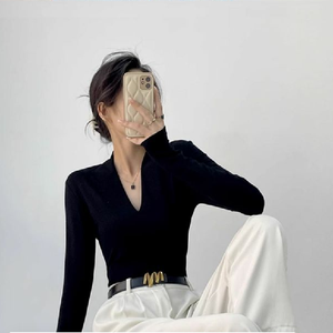 <span class=keywords><strong>Maglietta</strong></span> a maniche lunghe <span class=keywords><strong>nera</strong></span> da donna, slim fit, scollo a V, tinta unita, traspirante, stile casual chic, autunno/inverno - Product Image 5