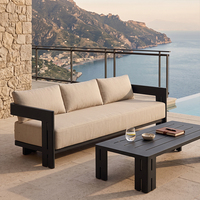 Canapé de salon extérieur à trois places avec structure en aluminium, tissu large imperméable et à séchage rapide pour hôtel, terrasse, jardin, espace social