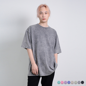 เสื้อยืดผู้ชายทรงหลวมสไตล์วินเทจ ผ้าคอตตอน 100% คุณภาพสูง หนัก 240 กรัม ซักย้อมสีแบบแอซิดวอช  แบบเรียบ  สำหรับทำบาติก  แบบเปล่าสำหรับสกรีนลาย - Product Image 4