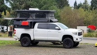Camper pour pick-up 4x4 avec suspension indépendante, design léger et compact, fonction pliable pour le camping en plein air, capacité de 4 personnes