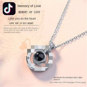 Mi corazón tiene tu corazón Proyección de amor ahuecado 100 tipos 100 idiomas <span class=keywords><strong>te</strong></span> <span class=keywords><strong>amo</strong></span> memoria collar con colgante de rodio para mujer - Product Image 6