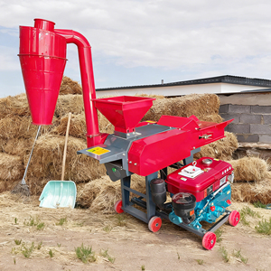 Broyeur à ensilage diesel rouge pour la transformation des herbes, de la paille et des tiges de maïs - Product Image 1