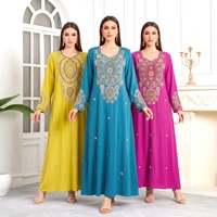 Nouvelle Arrivée Transfrontalière Automne 2026 Abaya Femme Élégante en Polyester à Manches Longues et Ourlet Évasé, Broderie Perlée Faite Main et Strass