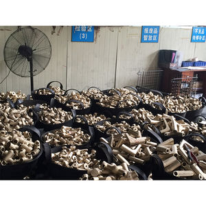 Usine de fabrication de matériel de fonderie cuillère automatique robotisée versant la machine de coulée par gravité à double station rotative - Product Image 6