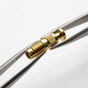 Usinage de précision à tolérance stricte pour vis et bornes en acier inoxydable CNC - Product Image 2