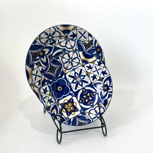 Assiettes à dîner en céramique à motif de carreaux bleus et dorés - Vaisselle imprimée de style méditerranéen pour la vente en gros - Product Image 3