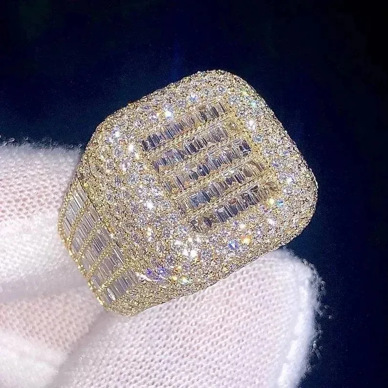 Mewah Hip Hop 10K 14K 18K cincin juara berlapis emas untuk pria es keluar 925 perak Baguette Cut Moissanite cincin