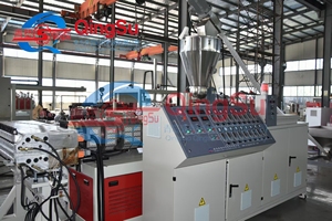 Longue ligne d'extrusion de panneau de porte de durée de vie avec la Offre Spéciale Ligne en plastique en bois populaire d'extrusion de panneau de porte de structure compacte de PVC - Product Image 3