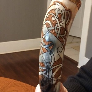 Corne à boire décorative de haute qualité, fabriquée à la main, écologique, au design classique, pour la décoration de la maison, en provenance d'Inde - Product Image 1