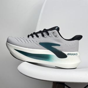 Chaussures <span class=keywords><strong>de</strong></span> <span class=keywords><strong>course</strong></span> unisexe Glycerin Max 2 à dégradé <span class=keywords><strong>de</strong></span> couleurs, respirantes, avec empeigne en maille, amorti et semelle antidérapante – Vente en gros usine - Product Image 3