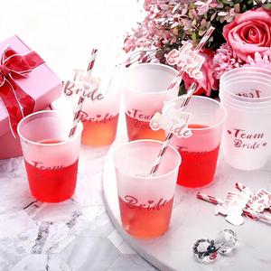 Gobelets en plastique or rose pour la future mariée - Décorations modernes pour fête de mariage et enterrement de vie de jeune fille - Product Image 5