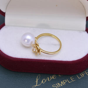 แหวนมุกน้ำจืดสีขาวขนาดใหญ่ 10-11 มม. สำหรับผู้หญิง แหวนเงินแท้ S925 ลายดอกคามิลเลีย ดีไซน์เปิด พร้อมแสงสว่างสวยงามและตำหนิเล็กน้อย - Product Image 4