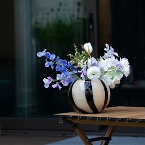 High-end Black-lined Circular Apple-shaped Glass <b>Small</b> <b>Vase</b> - Product Image 3