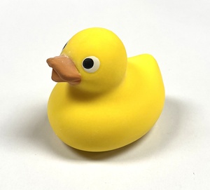 Juguete de Peluche de Pato Amarillo de Navidad con Logotipo Personalizado, Juguete Antiestrés de Goma EVA Unisex para Niños de 5 a 7 y de 8 a 13 Años - Product Image 3
