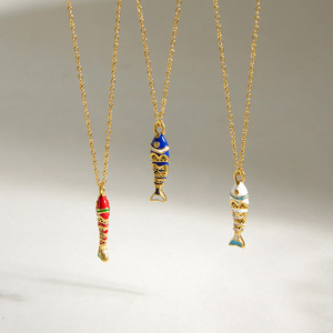 Collier avec pendentif en forme de poisson en acier inoxydable, forme d'animal coloré, pour les voyages - Product Image 4