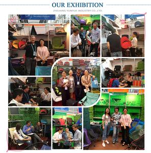 كرسي شاطئ خفيف الوزن قابل للطي للاستخدام الخارجي الشاق مع وسادة ومسند للقدمين - Product Image 5