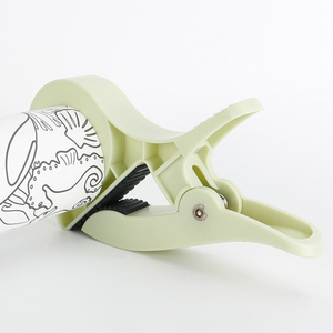 Eagle 2PCS Office Gift Wrapping Paper Clamp Holder Hand Hold Clamp <b>Organiser</b> <b>Desktop</b> Present Packing Tool - Product Image 5