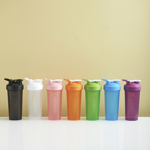 Envío de fábrica 600ML plástico de mano Fitness taza de agua proteína en polvo taza de batido con logotipo personalizable - Product Image 3