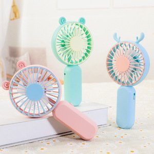 Mini ventilateur portable pour enfants, motif mouton de dessin animé, rechargeable, alimenté par batterie, utilisation extérieure, moteur DC 2W, commande par bouton - Product Image 3