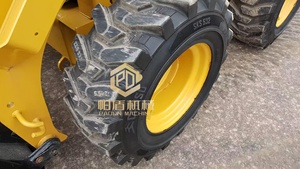 Chargeuse sur pneus CAT 246D d'occasion, moteur d'origine en bon état, peu d'heures de fonctionnement. Mini-chargeuse sur pneus Cat 246C - Product Image 4