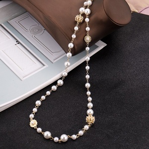 Long collier femme coréenne mode perle décoration chaîne couronne pendentif chaîne européenne et américaine rétro chandail chaîne - Product Image 2
