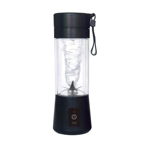 400ml <span class=keywords><strong>TikTok</strong></span> Portable Outdoor Mini Electric USB Juice Smoothie Mixer Petite lame en acier inoxydable pour une utilisation en déplacement - Product Image 2