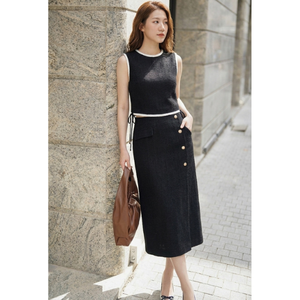 Ensemble robe élégante noire deux pièces pour femme, prêt à être expédié, haut sans manches et jupe midi avec détails boutonnés, prix de gros - Product Image 1