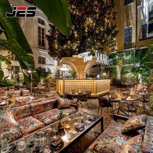 مجموعة أثاث مطعم عصرية صديقة للبيئة J2S، كراسي منسوجة بالحبال مع طاولات خشبية للمشاريع الخارجية في البارات والمقاهي والفنادق والحدائق - Product Image 2