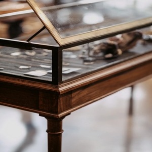 <span class=keywords><strong>Vitrine</strong></span> <span class=keywords><strong>en</strong></span> <span class=keywords><strong>verre</strong></span> Art Déco pour <span class=keywords><strong>vitrine</strong></span> de bijoux créative <span class=keywords><strong>et</strong></span> unique au détail haut de gamme - Product Image 2