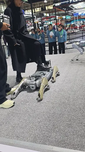 Robot quadrupède intelligent Unitree B2 avec adaptation au terrain et contrôle à distance via le cloud pour l'inspection des services publics et des infrastructures - Product Image 3