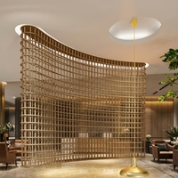 Grille décorative en fer forgé sur mesure pour cloison, plafond, porte ou fond mural de bureau d'entreprise
