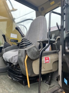รถขุดตีนตะขาบไฮดรอลิก CAT 320D มือสอง ขนาด 20 ตัน รุ่น Caterpillar พร้อมเครื่องยนต์ เกียร์ ปั๊ม กำลัง 103 กิโลวัตต์ ดีไซน์ดั้งเดิม ขาย - Product Image 4