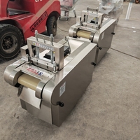 Voedingsmiddelenfabriek gebruikt machine voor het snijden van gekonfijt fruit in blokjes, en voor het snijden en in blokjes zagen van gedroogde mango en jujube.