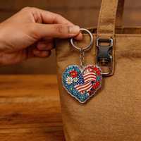 Gantungan Kunci Akrilik Bentuk Hati dengan Bingkai Bunga Bertema Patriotik Bendera Amerika