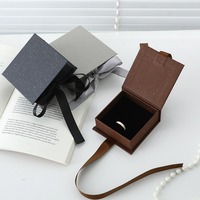 Boîte cadeau personnalisée en forme de livre rouge pour le Nouvel An chinois, Noël, la Saint-Valentin, pour breloques, bracelets, clous d'oreilles, alliances et bagues