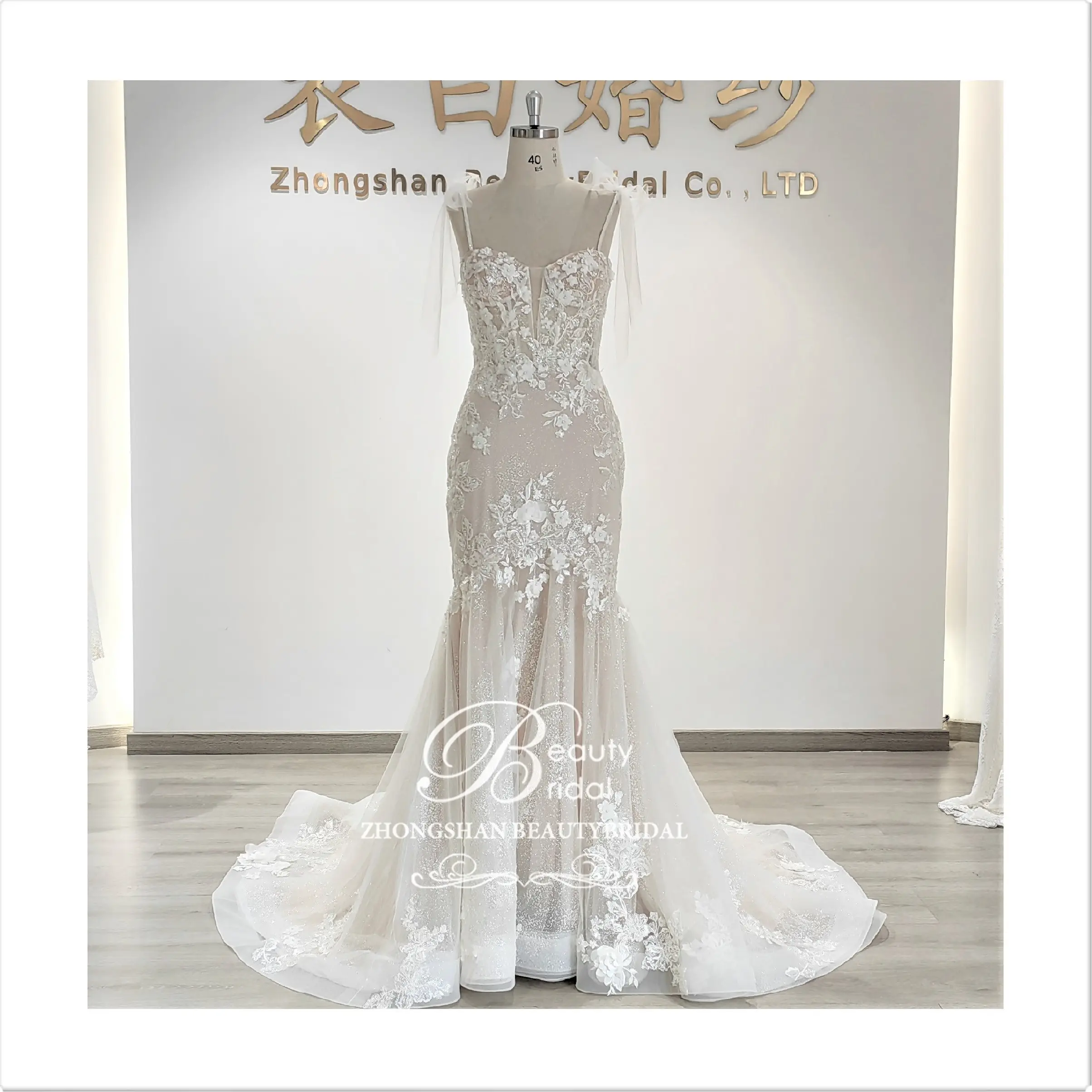 최신 웨딩 드레스 2024 인어 가운 소파 얇은 명주 그물 레이스 중국 공장 도매