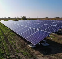 Structure de montage au sol solaire optimisée en termes de coûts pour les centrales électriques à grande échelle