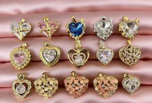 Pendentifs Charms personnalisés en forme de cœur de papillon de <span class=keywords><strong>la</strong></span> planète Maman arc-en-ciel, plaqués or 18 carats, en laiton, pour <span class=keywords><strong>la</strong></span> fabrication de bijoux DIY - Product Image 2