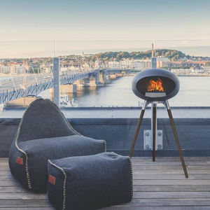 Estufa y Chimenea de Bioetanol de 41.3 Pulgadas con Trípode, Quemador de Mesa Integrado para Interiores - Product Image 2