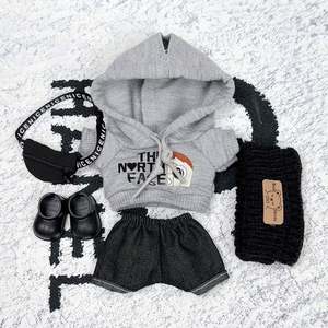 Conjunto de Pantalones y Abrigo de Algodón Unisex para Bebé Labuibui, Lindo Traje Deportivo Gris de Media Cara con Bolso Cruzado Rabubu y Correa para el Cabello, Juguete de Dibujos Animados 1:8 - Product Image 5