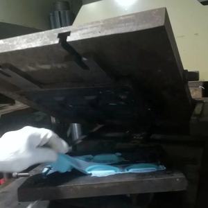 2023 רך אלסטי ספורט שחייה צמיד נסתרת מפתח חור להקת יד סיליקון צמיד עם כיס לוגו מותאם אישית - Product Image 4