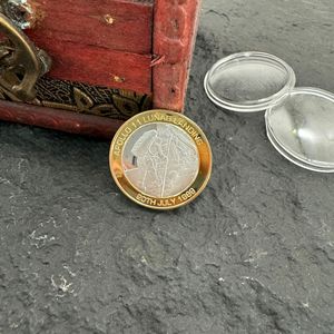 Pièce de monnaie commémorative plaquée or personnalisée <span class=keywords><strong>Apollo</strong></span> 11 Atterrissage sur la Lune Astronaute 1969 Médaille commémorative en relief Anniversaire OEM Vente en gros - Product Image 3